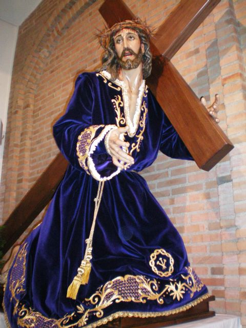 La Procesión del Silencio se celebra el Jueves Santo 2 de abril, organizada por la Ilustre Cofradía del Santísimo Cristo de las Penas