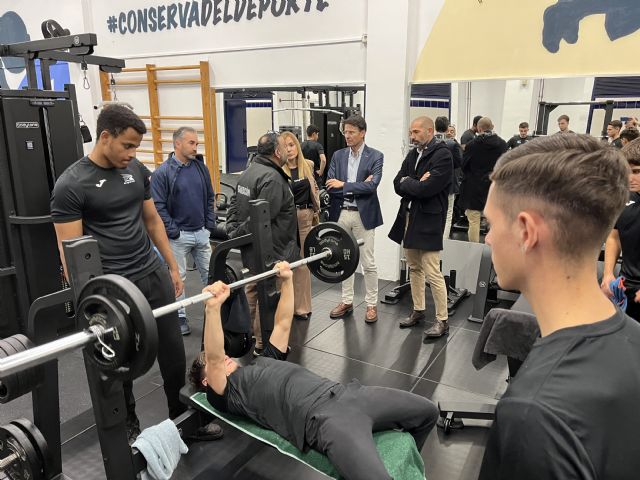 El Gobierno local impulsa la mejora del gimnasio del Pabellón Serrerías con una inversión de 60.000 euros