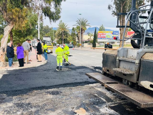 El Gobierno local mejora el firme en cinco calles de la urbanización La Alcayna
