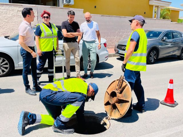 El Gobierno local intensifica la lucha contra mosquitos y cucarachas en Molina de Segura