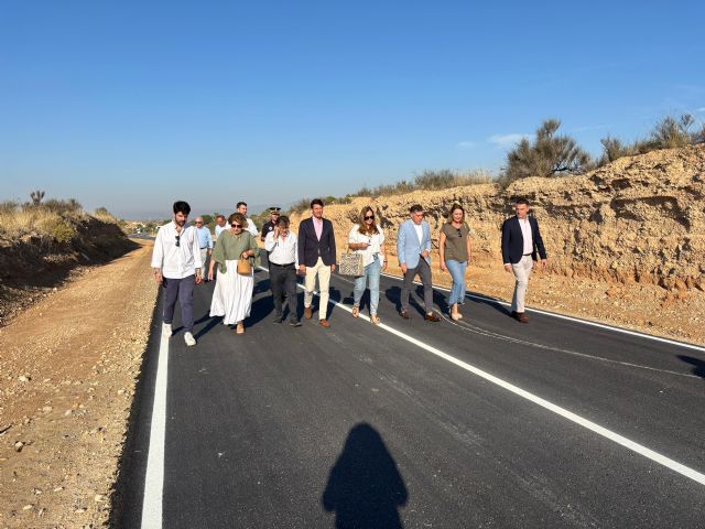 Abierto al tráfico el Camino de Los Castaños, que une la urbanización de El Chorrico con la carretera Murcia-Altorreal, tras los trabajos de acondicionamiento y mejora de la seguridad vial realizados por el Ayuntamiento