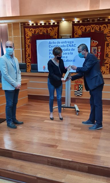 La Concejalía de Políticas para la Formación e Inserción Laboral del Ayuntamiento de Molina de Segura recibe la Certificación oficial ENAC
