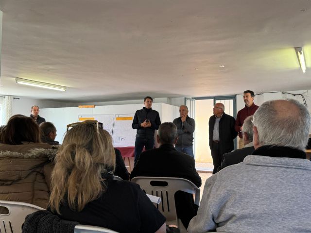 El Gobierno local presenta a los vecinos de la urbanización El Romeral las obras previstas para 2025