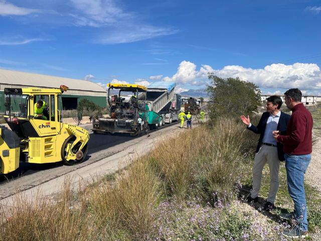 El equipo de Gobierno local impulsa la reposición de los da&ntilde;os ocasionados por las lluvias de la DANA de septiembre de 2025 en la Avenida de la Industria
