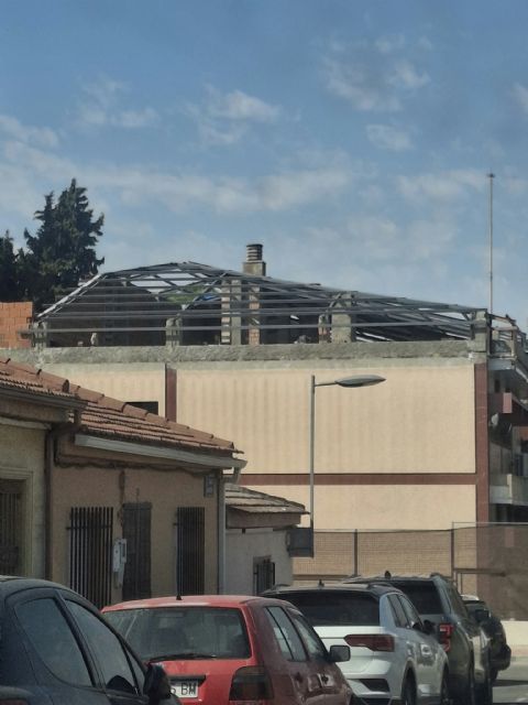 San Miguel empieza el curso con la cubierta aún sin terminar