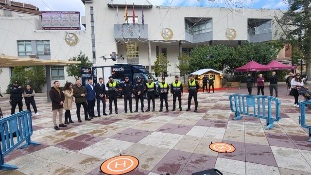 El Gobierno local de Molina de Segura refuerza el servicio de la Policía Local con la puesta en marcha de la nueva Unidad Aérea y de un nuevo vehículo de la Unidad de Atención a la Ciudadanía