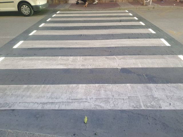 El equipo de Gobierno local de Molina de Segura mejora la seguridad vial con la instalación de pasos de peatones inteligentes