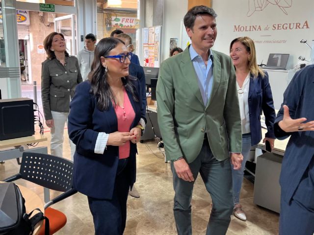 La Comunidad mejora la accesibilidad de la oficina de turismo de Molina de Segura