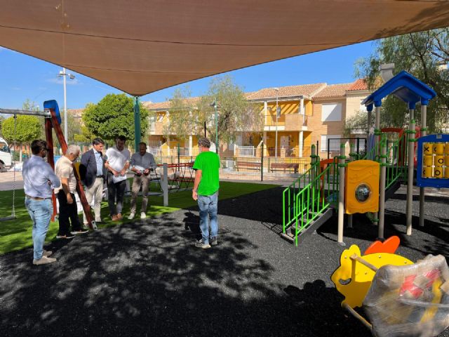 Finalizan las obras de remodelación del área infantil del Parque de los Bolos en el Barrio de San Miguel