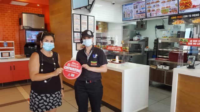 El Ayuntamiento de Molina de Segura entrega 42 distintivos del programa COMPROMETIDOS contra el COVID-19 asignados a establecimientos de hostelería