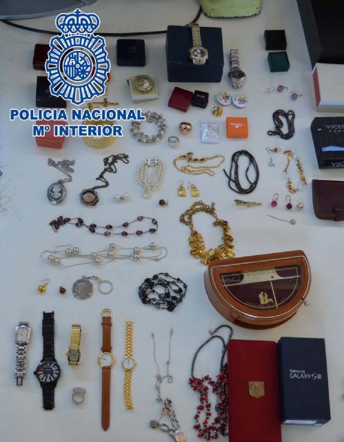 La Policía Nacional detiene a los integrantes de un grupo criminal dedicado al robo de viviendas en Molina de Segura