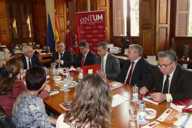 El Ayuntamiento de Molina de Segura y la Universidad de Murcia firman un convenio