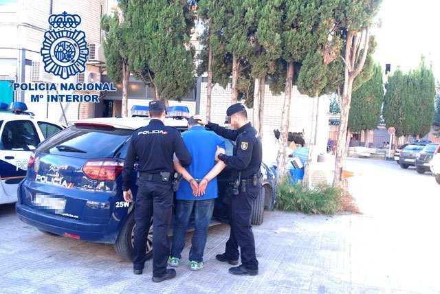 La Policía Nacional detiene en Molina de Segura al autor de un robo con violencia e intimidación