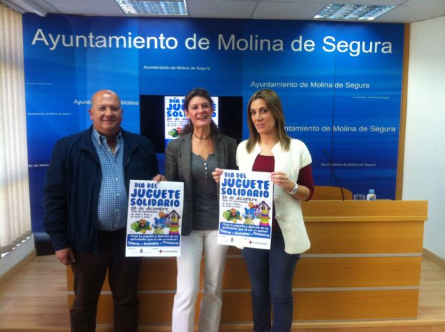 La iniciativa Juguete Solidario 2014 de Molina de Segura ha sido presentada hoy, martes, 25