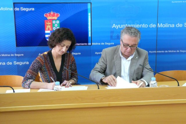 El Ayuntamiento de Molina de Segura y la Consejería de Presidencia firman un convenio que les compromete por la participación ciudadana