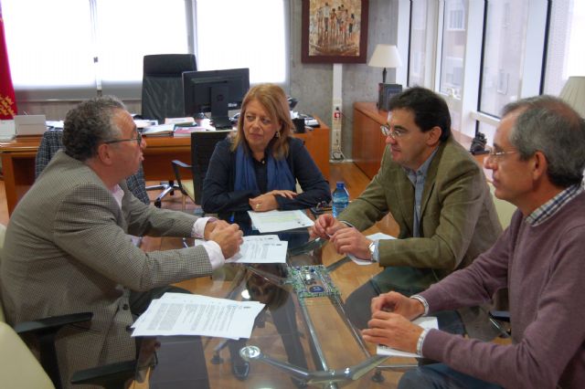 La consejera de Educación y Universidades se reúne con el alcalde de Molina de Segura