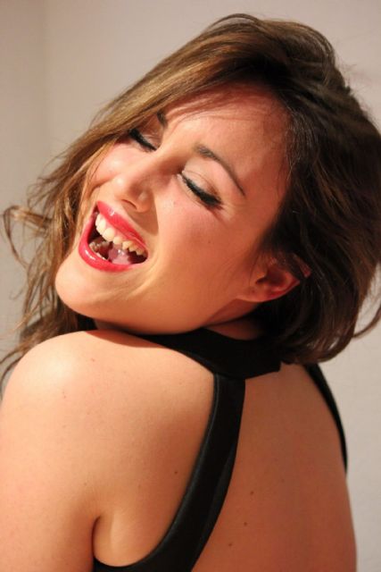 La cantante SARA ZAMORA actúa en el Teatro Villa de Molina el sábado 21 de noviembre