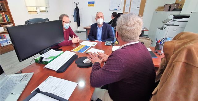 El alcalde de Molina de Segura muestra la solidaridad del municipio y todo el apoyo del Ayuntamiento a la comunidad ucraniana