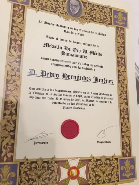 Pedro Hernández Jiménez (Gerente del Hospital de Molina), Medalla de Oro al Mérito Humanitario de la Academia de las Ciencias de la Salud Ramón y Cajal