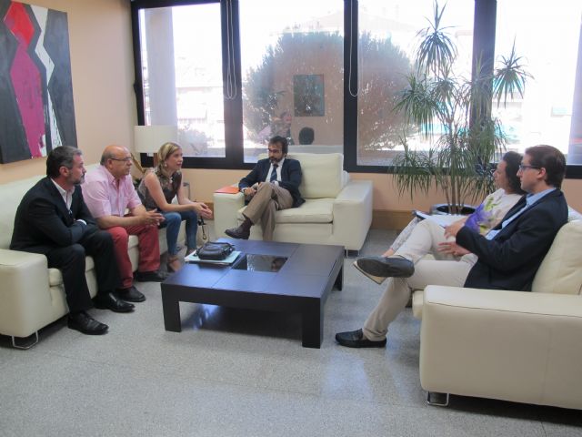 El consejero de Fomento se reúne con la alcaldesa de Molina de Segura