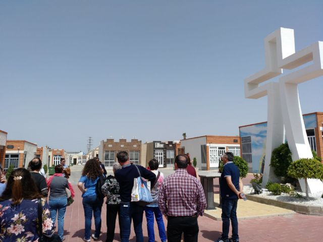 El Ayuntamiento de Molina de Segura inicia una nueva edición de Paseo por el Cementerio en 2020