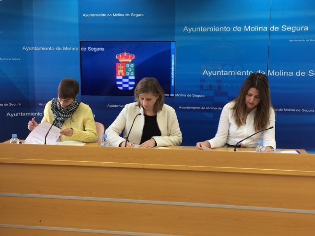El Ayuntamiento de Molina de Segura y la Protectora de Animales de la localidad firman un convenio para la protección de animales y el fomento de su adopción