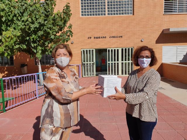 Nota de prensa sobre reparto de mascarillas en centros docentes de Molina de Segura