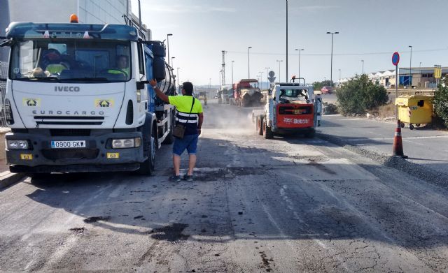 Comienza en La Serreta la segunda fase de las obras de asfaltado de las áreas empresariales de Molina de Segura