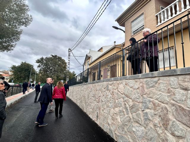 Finalizan las obras de renovación de servicios y pavimentación en Calle Isaac Albéniz, en la pedanía de La Torrealta, tras una inversión municipal de 117.450 euros