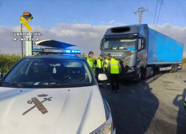 La Guardia Civil intercepta a un camionero que superaba en más de nueve veces la tasa máxima de alcohol