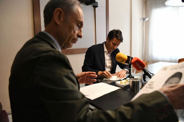 José Ángel Alfonso (PP), es el único candidato a la alcaldía de Molina de Segura que firma su Programa Electoral ante notario