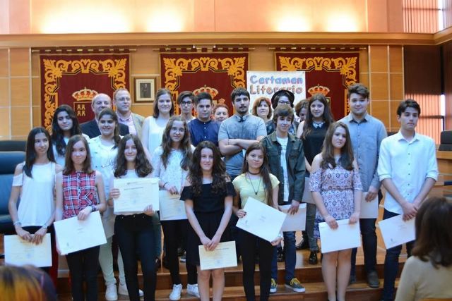 La Concejalía de Juventud de Molina de Segura entrega los premios del XXV Certamen Literario de Educación Secundaria 2016