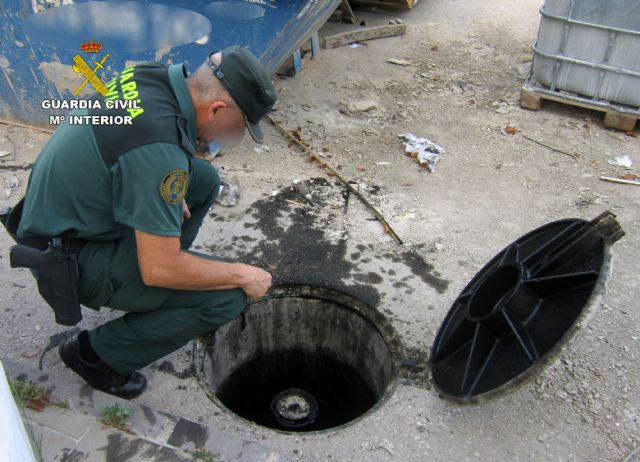 La Guardia Civil investiga a dos personas por los vertidos de aceites de automoción ocurridos durante la pasada DANA