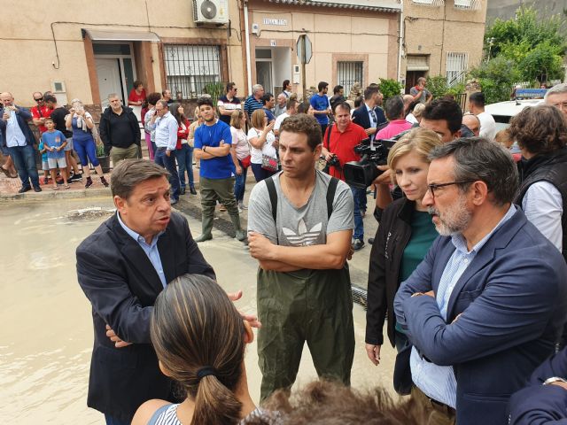 El Ministro de Agricultura en funciones ha visitado hoy sábado las zonas afectadas por las inundaciones en Molina de Segura