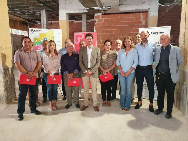 Cáritas Molina de Segura centraliza sus proyectos en un nuevo local en la Calle Triunfo