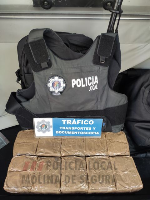 Dos detenidos con más de quince kilos de hachís en el vehículo en que circulaban en Molina de Segura