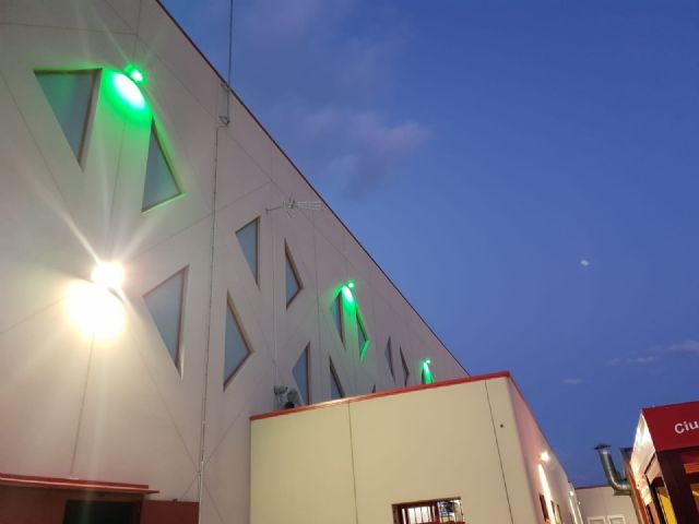 El Ayuntamiento de Molina de Segura se suma el domingo 21 de junio a la iniciativa #LuzporlaELA iluminado de verde los nuevos pabellones de la Ciudad Deportiva El Romeral