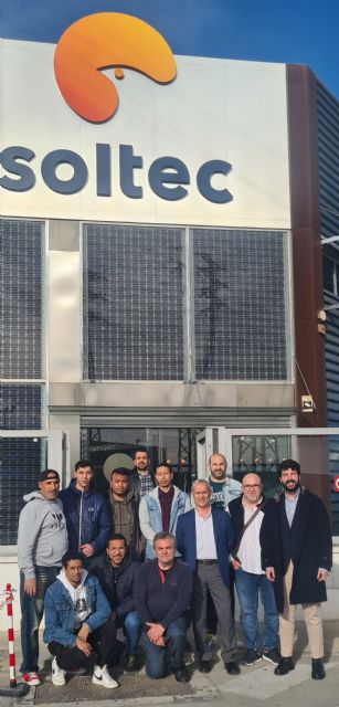 Alumnos del curso de energía solar fotovoltaica de la Concejalía de Formación y Empleo de Molina de Segura visitan las instalaciones de la empresa Soltec