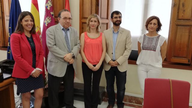 La UMU estrecha la colaboración con Molina de Segura con la firma de un convenio de voluntariado universitario