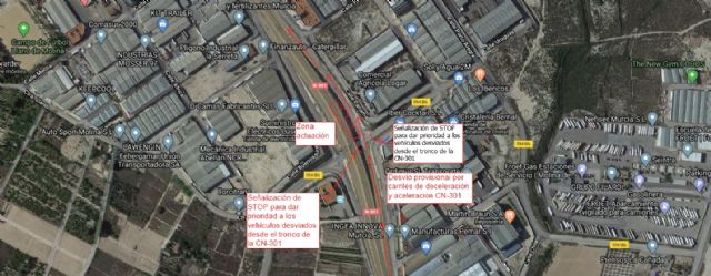 Las obras de reparación de la N-301 obligan a desviar el tráfico sentido Albacete en el cruce con la carretera RM-B6 a la altura de 'La Serreta'