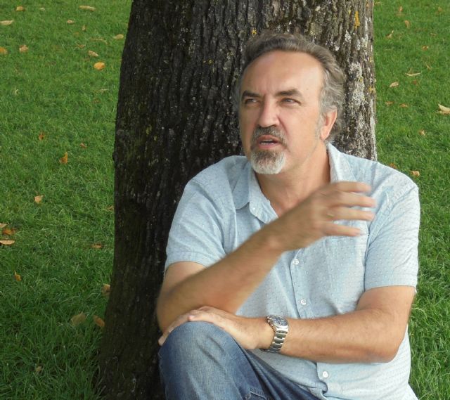 Manuel Moyano presenta su novela El abismo verde el miércoles 24 de mayo en Molina de Segura