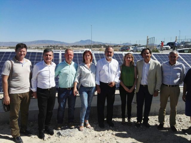 Esther Clavero, Pedro Saura y Rafael González Tovar defiende la apuesta por la energía fotovoltaica