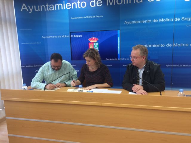 El Ayuntamiento de Molina de Segura firma un convenio con la Asociación Murciana de Rehabilitación Psicosocial para promover la inserción sociolaboral