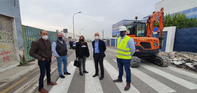El Ayuntamiento de Molina de Segura lleva a cabo diversas actuaciones de mejora de accesibilidad peatonal, seguridad vial, redes de saneamiento y reparación de daños ocasionados por la DANA de 2019