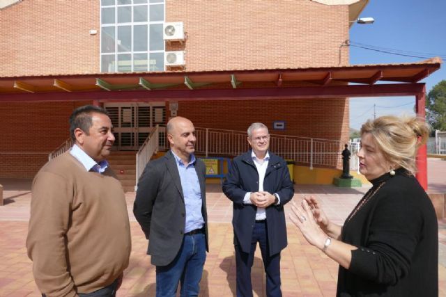 El Ayuntamiento de Molina de Segura lleva a cabo trabajos de instalación solar fotovoltaica en 47 edificios municipales, con una inversión prevista de 1.357.719,59 euros