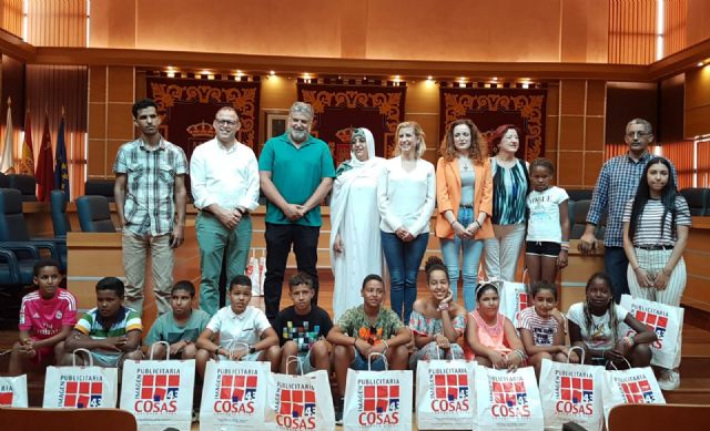 Recepción en el Ayuntamiento de Molina de Segura a una representación de los niños y niñas saharauis que participan en el programa Vacaciones en Paz 2019