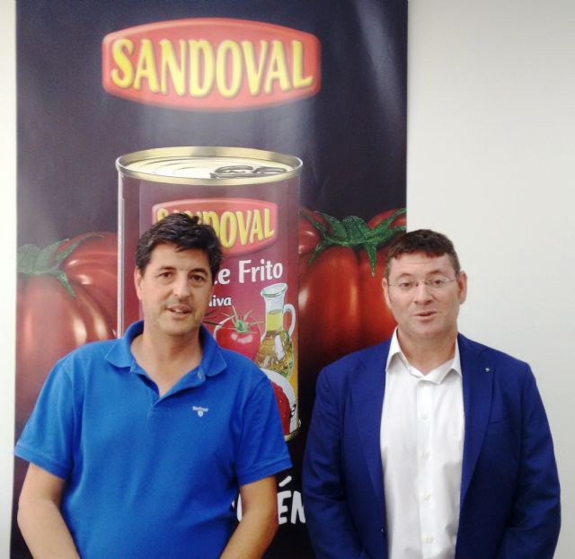 El Ayuntamiento de Molina de Segura visita la empresa Conservas Sandoval SL para conocer sus instalaciones